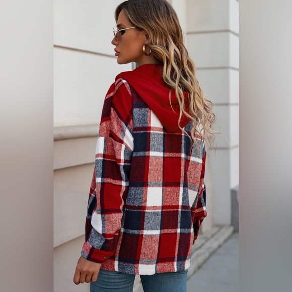 NWT Red Hooded Plaid Long Sleeve Shacket - Picture 2 of 2